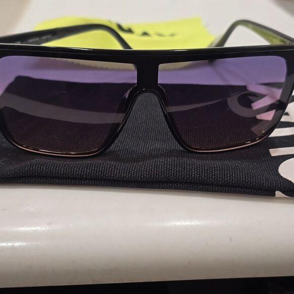 Quay Australia Nightfall Shield Shape Sunglasses main image 10